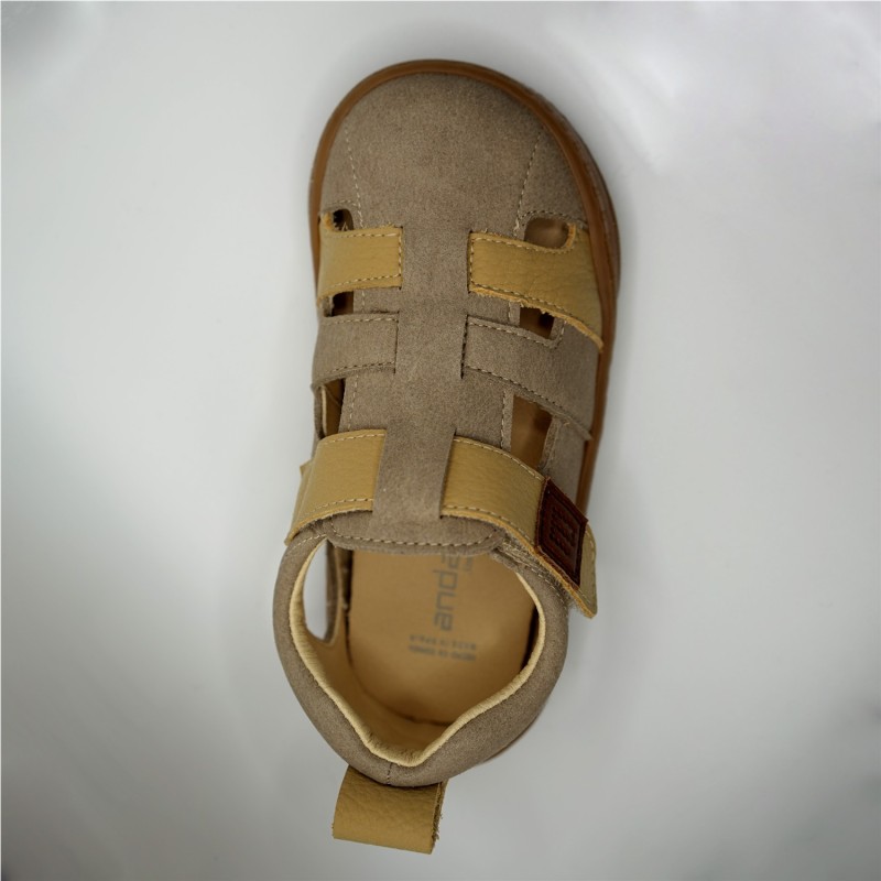 SANDALIA CERRADA MARRON 2