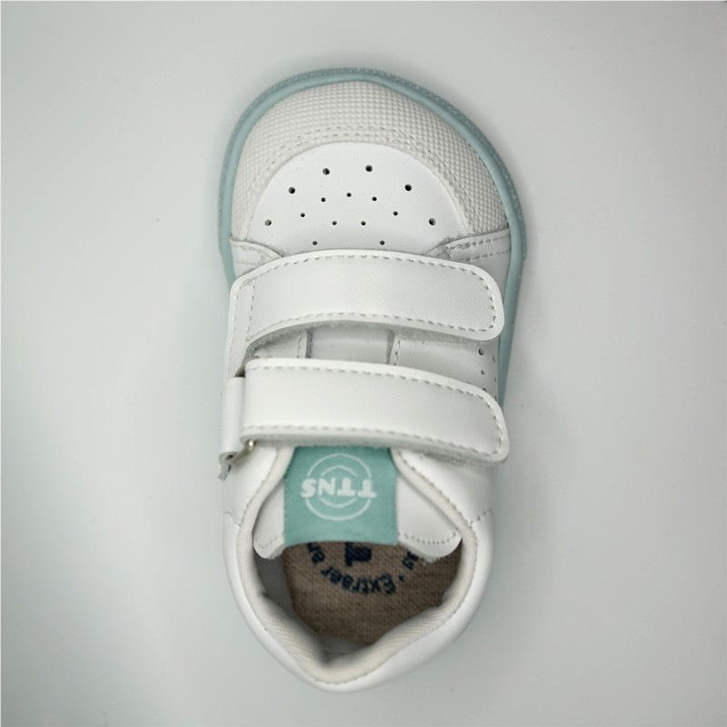 DEPORTIVA DETALLE SUELA AZUL 2