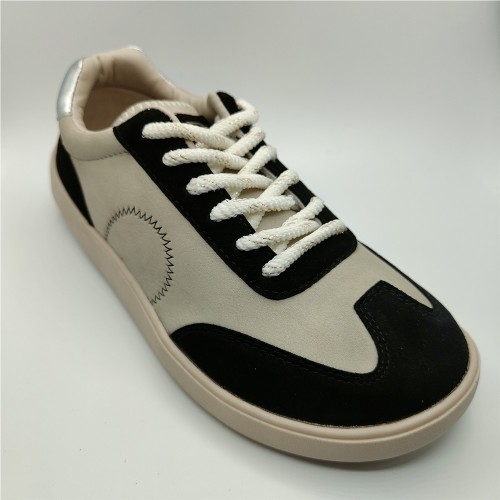 DEPORTIVA DETALLES NEGRO