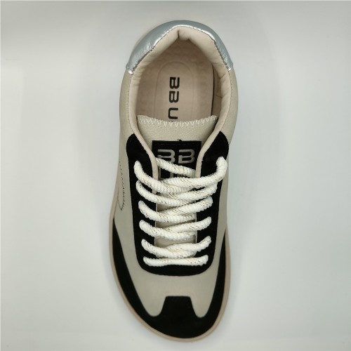 DEPORTIVA DETALLES NEGRO