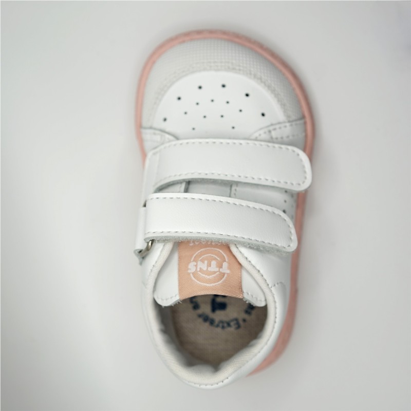 DEPORTIVA DETALLE SUELA ROSA BEBE 2
