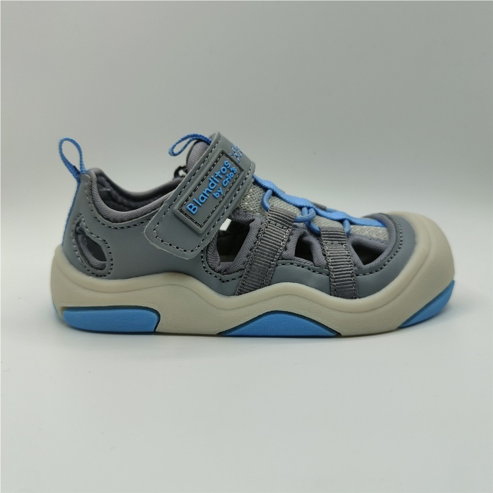 SANDALIA TREKKING GRIS