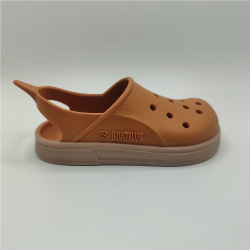 TIPO CROCS MARRON