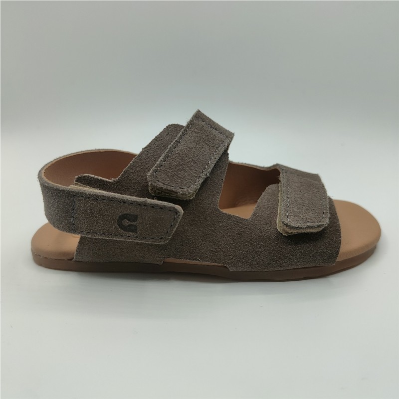 SANDALIA VELCROS MARRON 2