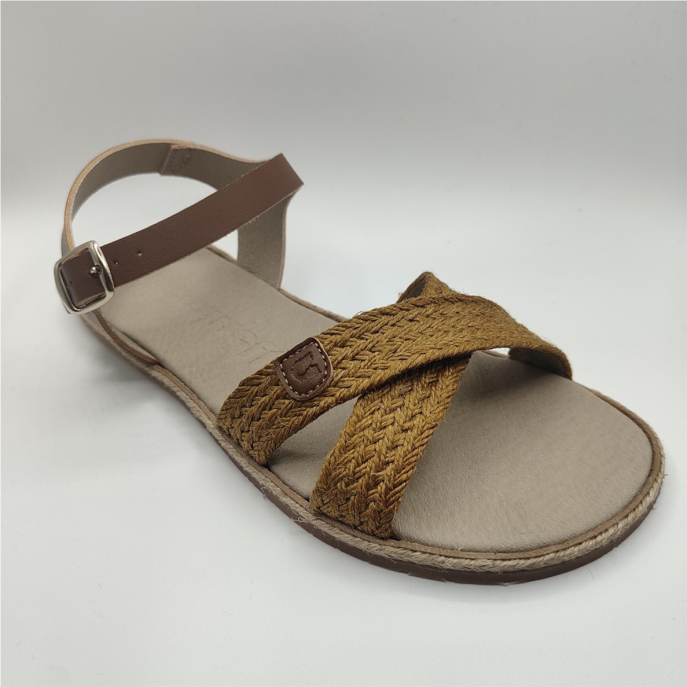 SANDALIA TRENZADA CAMEL
