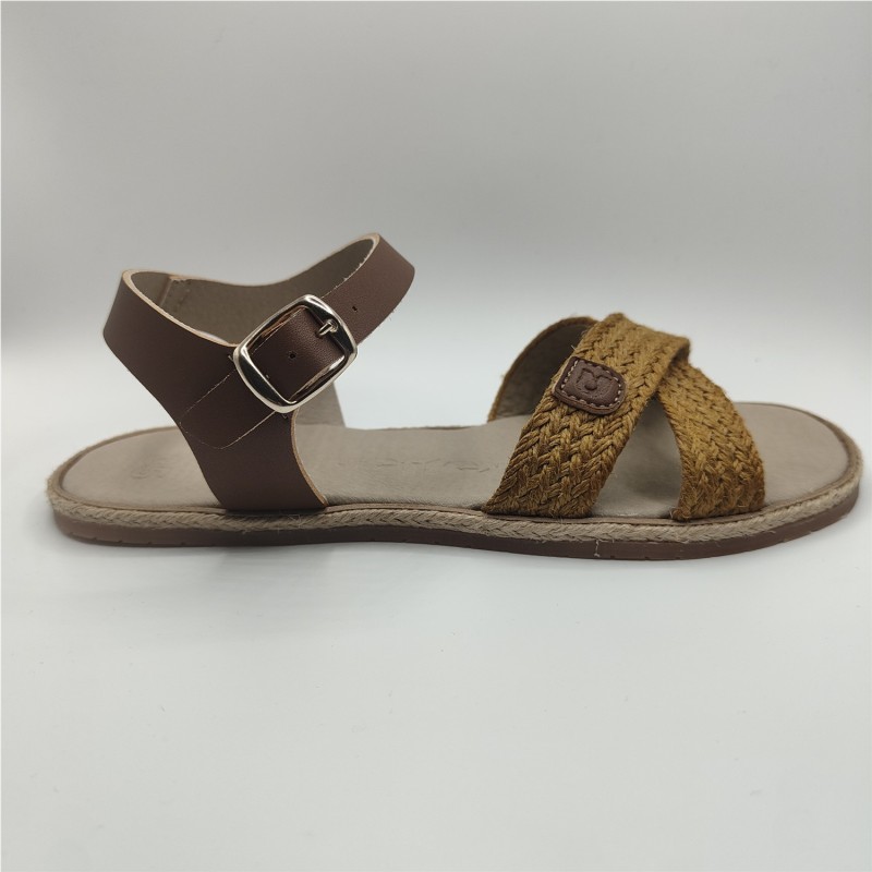 SANDALIA TRENZADA CAMEL 2
