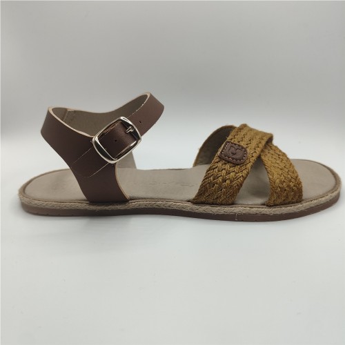 SANDALIA TRENZADA CAMEL