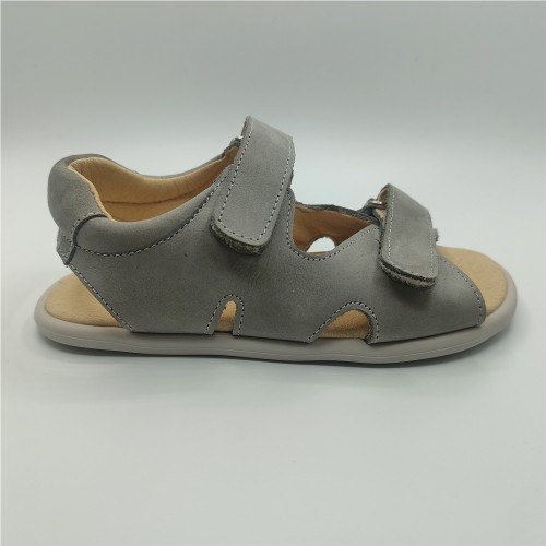 SANDALIA AJUSTADA GRIS