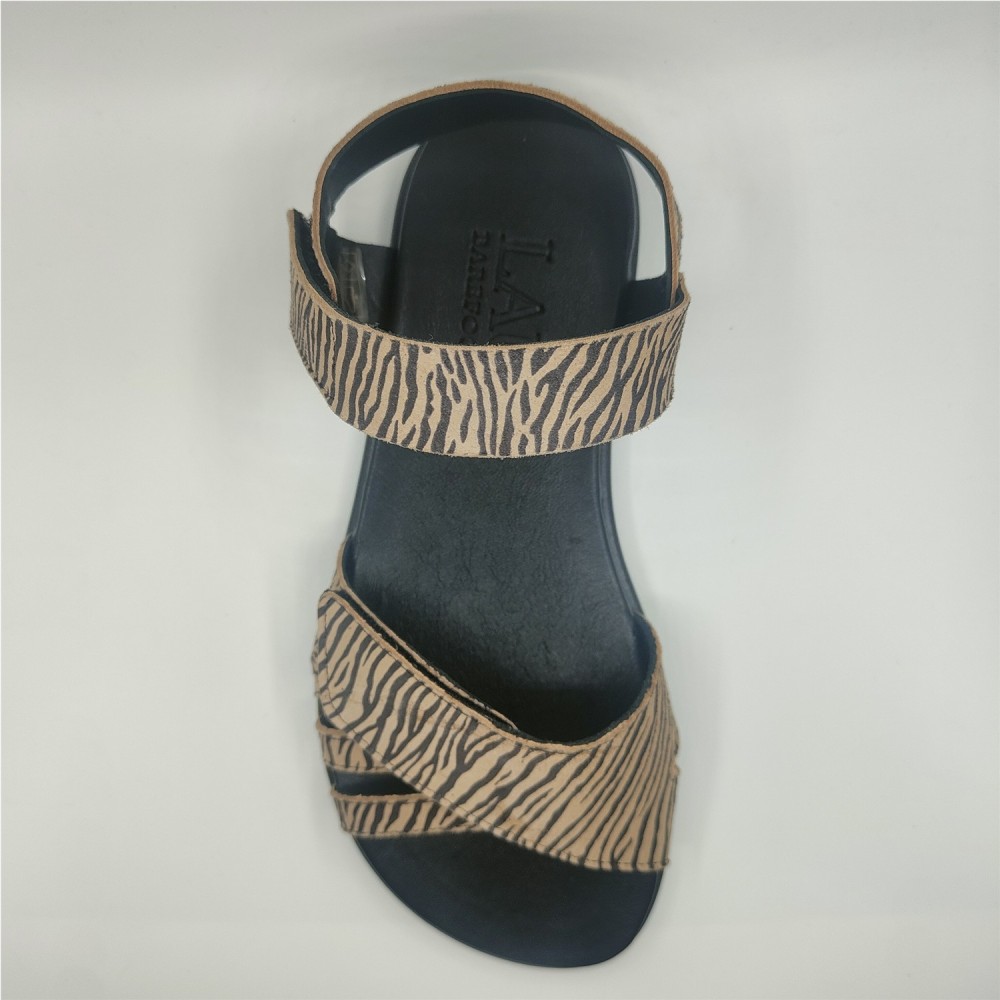 LAU BAREFOOT